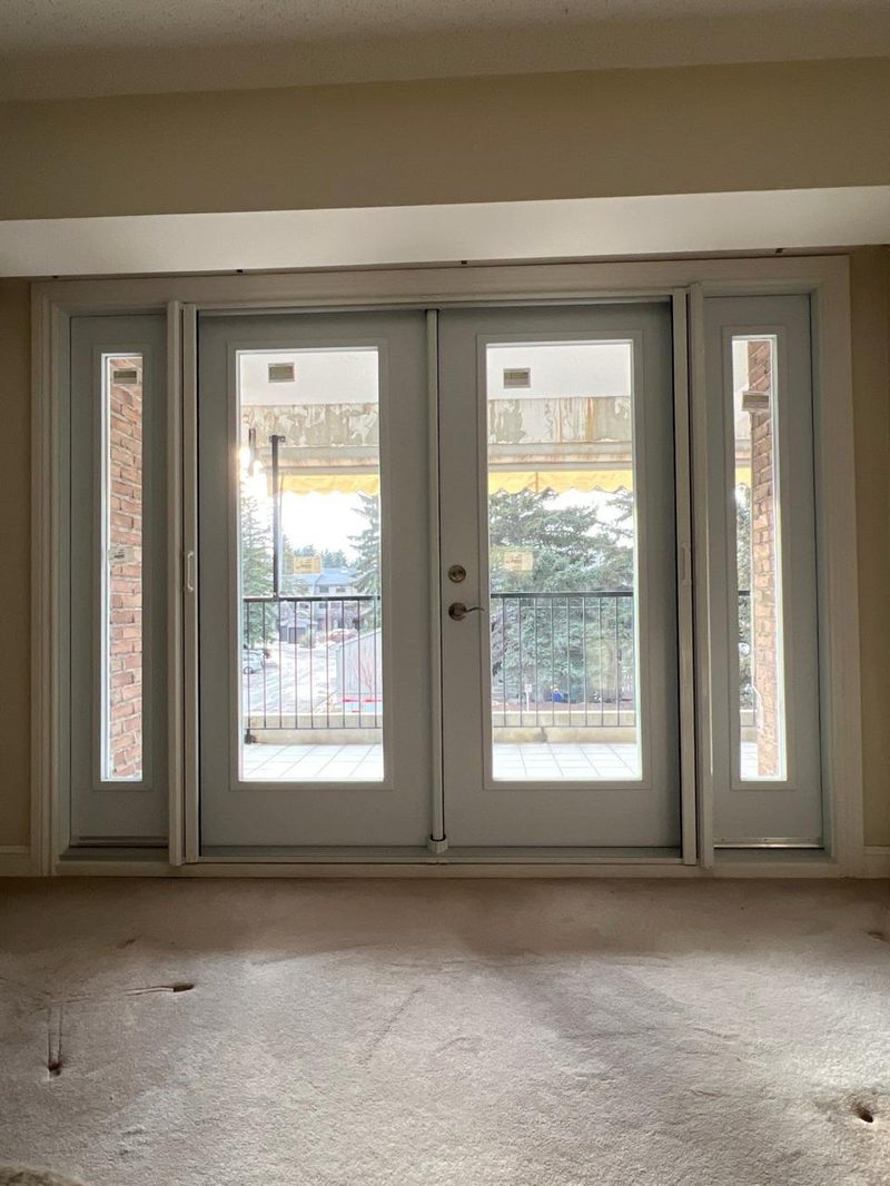 Entry door with sidelites